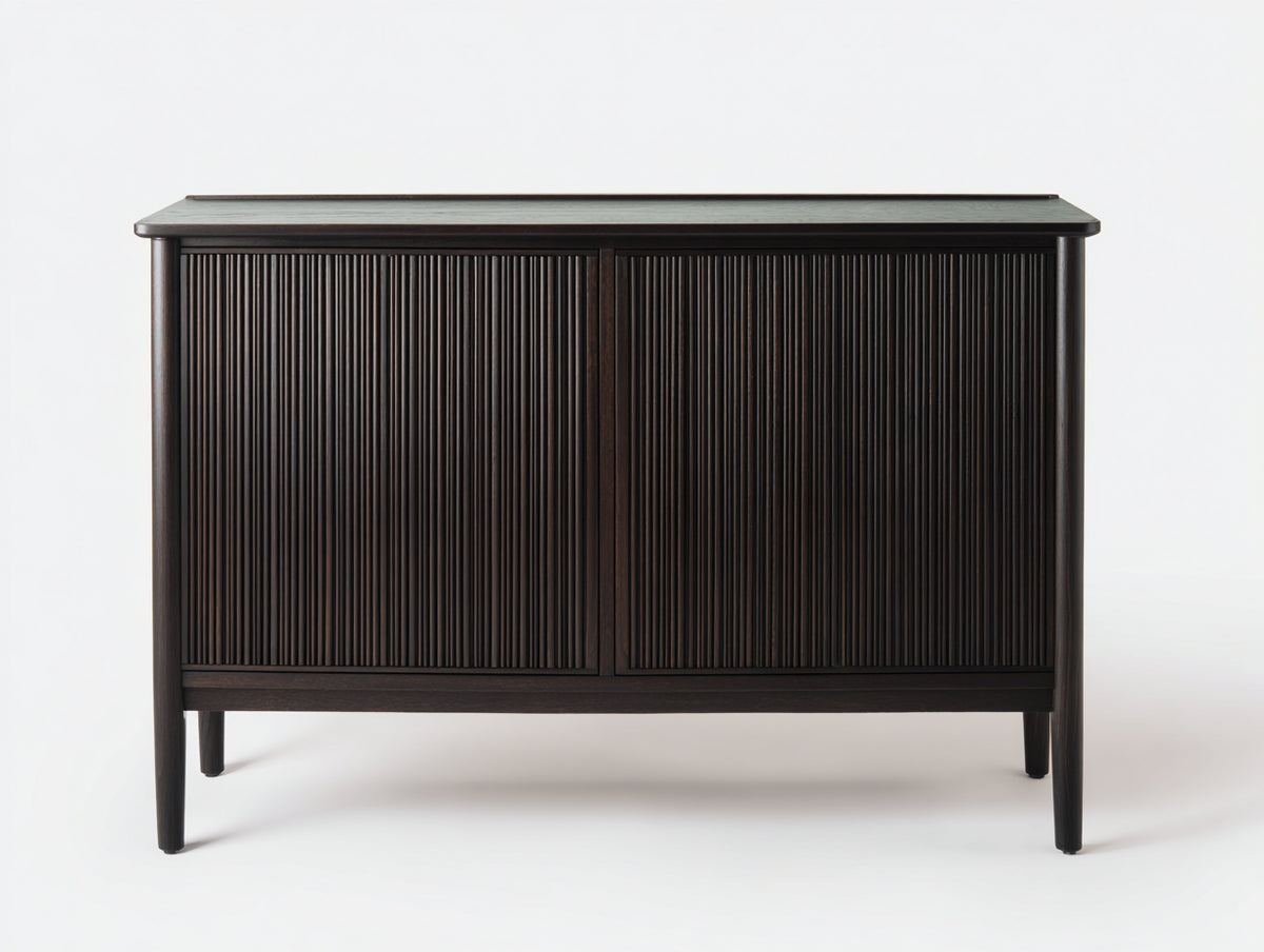 Sideboard aus Holz 132×40×84 cm Dunkelbraun für Wohnzimmer - zwei Rillentüren im geradlinigen Design