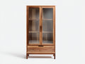 Vitrine-Massivholz-95×42×180 cm-Walnussbraun-zwei Glastüren mit breiter Schublade